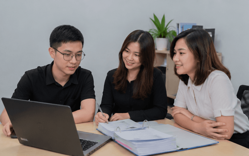 Rengo tax and accounting team at work